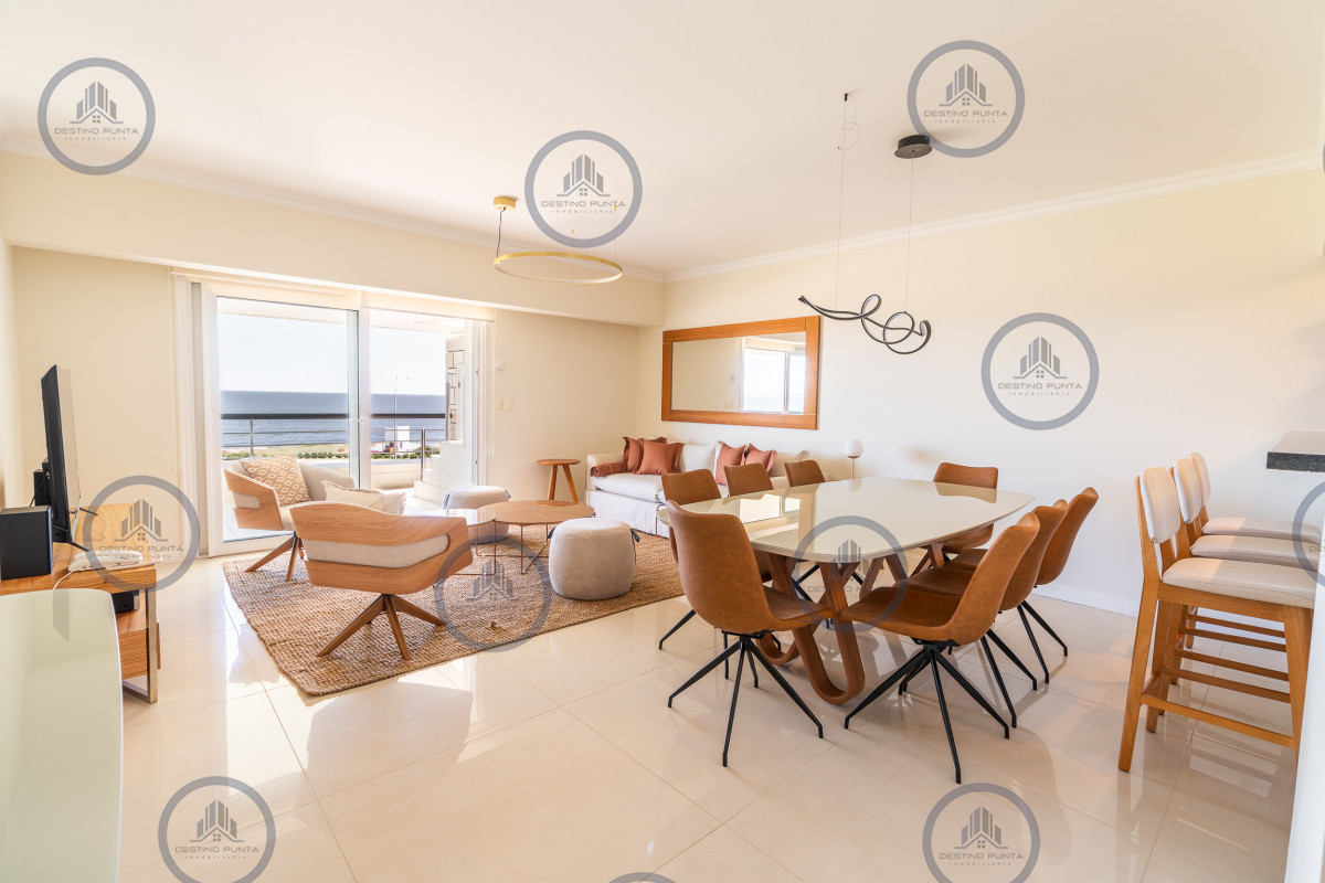 Apartamento ID.231 - Exclusivo penthouse en venta de 3 dormitorios vista al mar, piscina y parrillero de uso exclusivo sonbre Playa Mansa, Pinares