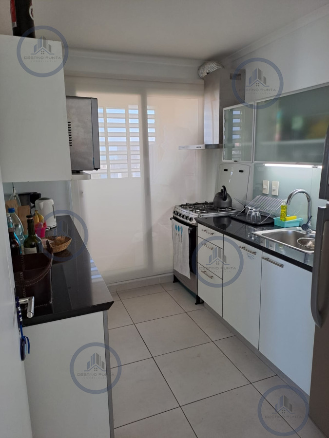 Apartamento ID.916 - Alquiler temporario de apartamento de dos dormitorios con dos baños en torre con servicios sobre Roosevelt