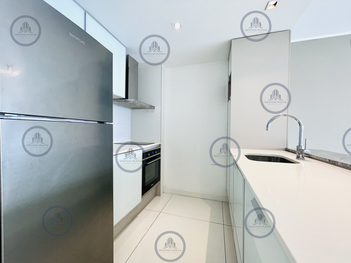 Apartamento ID.2711 - Apartamento de 2 Dormitorios en Alquiler Anual a pasos de Playas Mansa y Brava