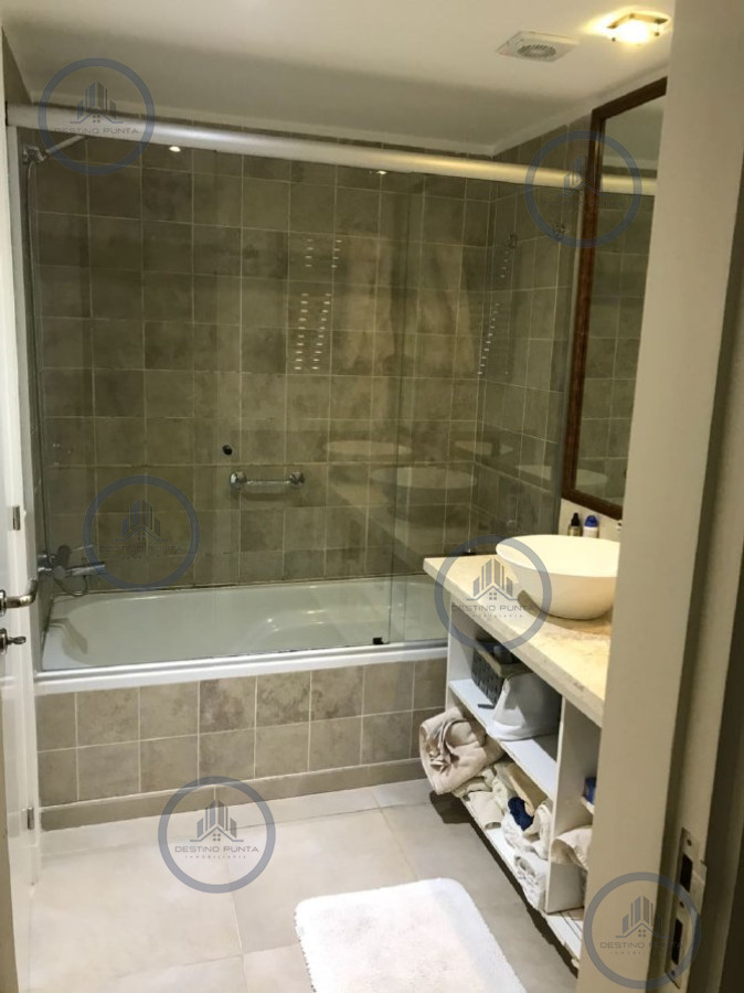 Apartamento ID.32 - Alquiler temporario de departamento esquinero de dos dormitorios mas dependencia de servicio, Punta Ballena