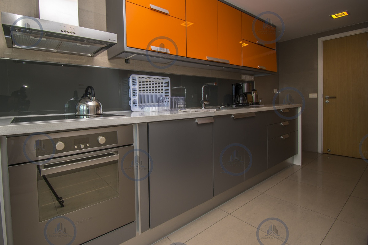 Apartamento ID.158 - Excelente Apartamento de 2 Dormitorios y Dependencia de Servicio en Playa Mansa