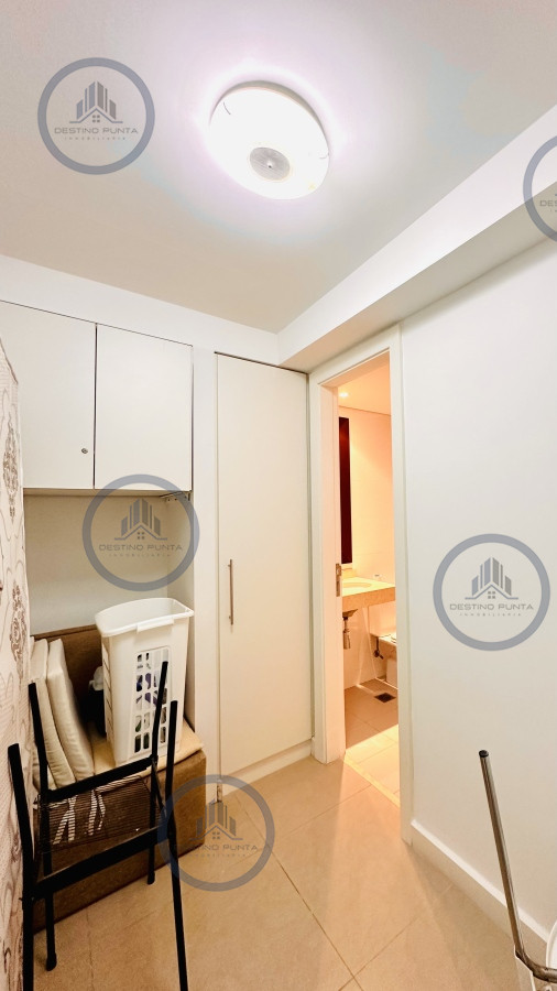 Apartamento ID.1708 - Alquiler temporario de gran apartamento de 4 dormitorios más dependencia en Playa Mansa