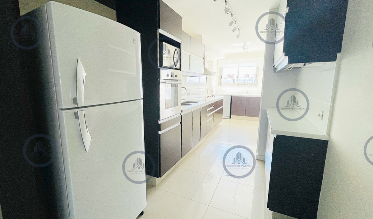 Apartamento ID.457 - Venta y alquiler temporario de apartamento premiun en Torre Imperiale de Playa Brava, Punta del Este