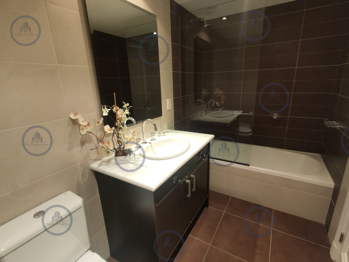 Apartamento ID.456 - Venta y alquiler temporario de apartamento de tres dormitorios en torre Premiun de playa Brava, Punta del Este