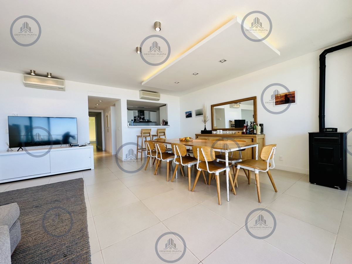 Apartamento ID.1690 - Venta y Alquiler temporario de apartamento moderno de dos dormitorios con parrillero en Punta Ballena