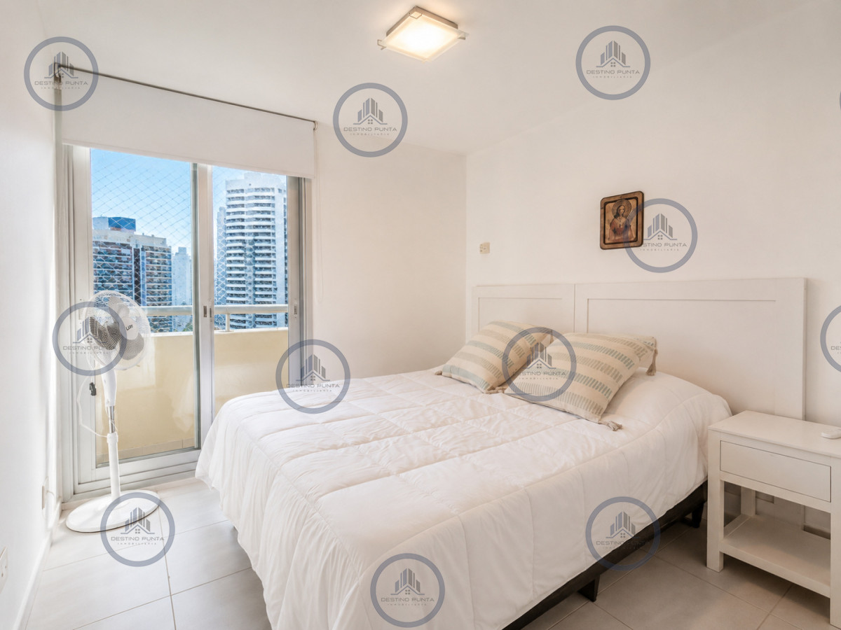 Apartamento ID.3255 - Apartamento de 3 Dormitorios con Vista al Mar, en Playa Brava Punta del Este