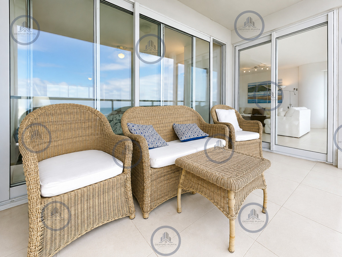 Apartamento ID.484 - Apartamento de 2 Dormitorios más Dependencia en Torre Le Parc, Playa Brava