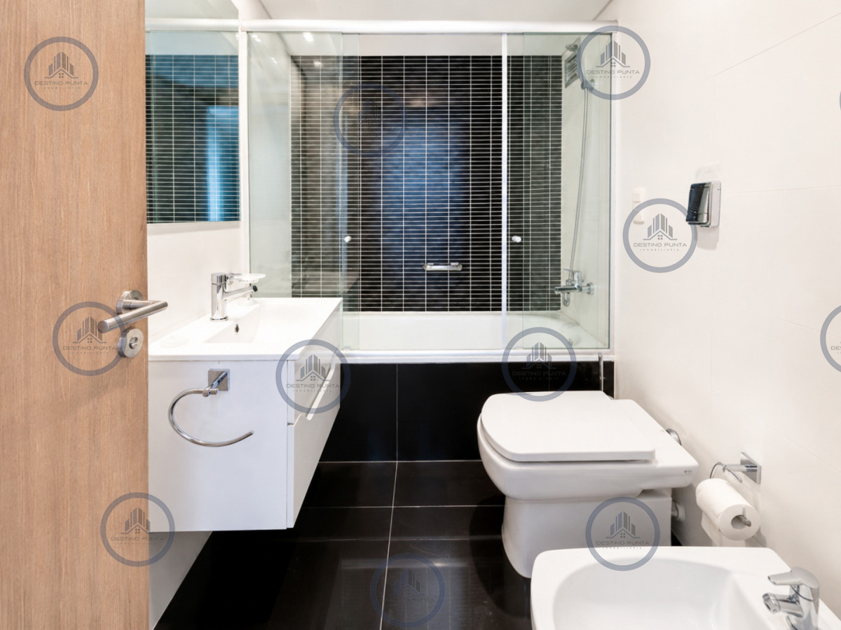 Apartamento ID.3254 - Apartamento de 2 Dormitorios con Dependencia y Parrillero Propio en Playa Brava