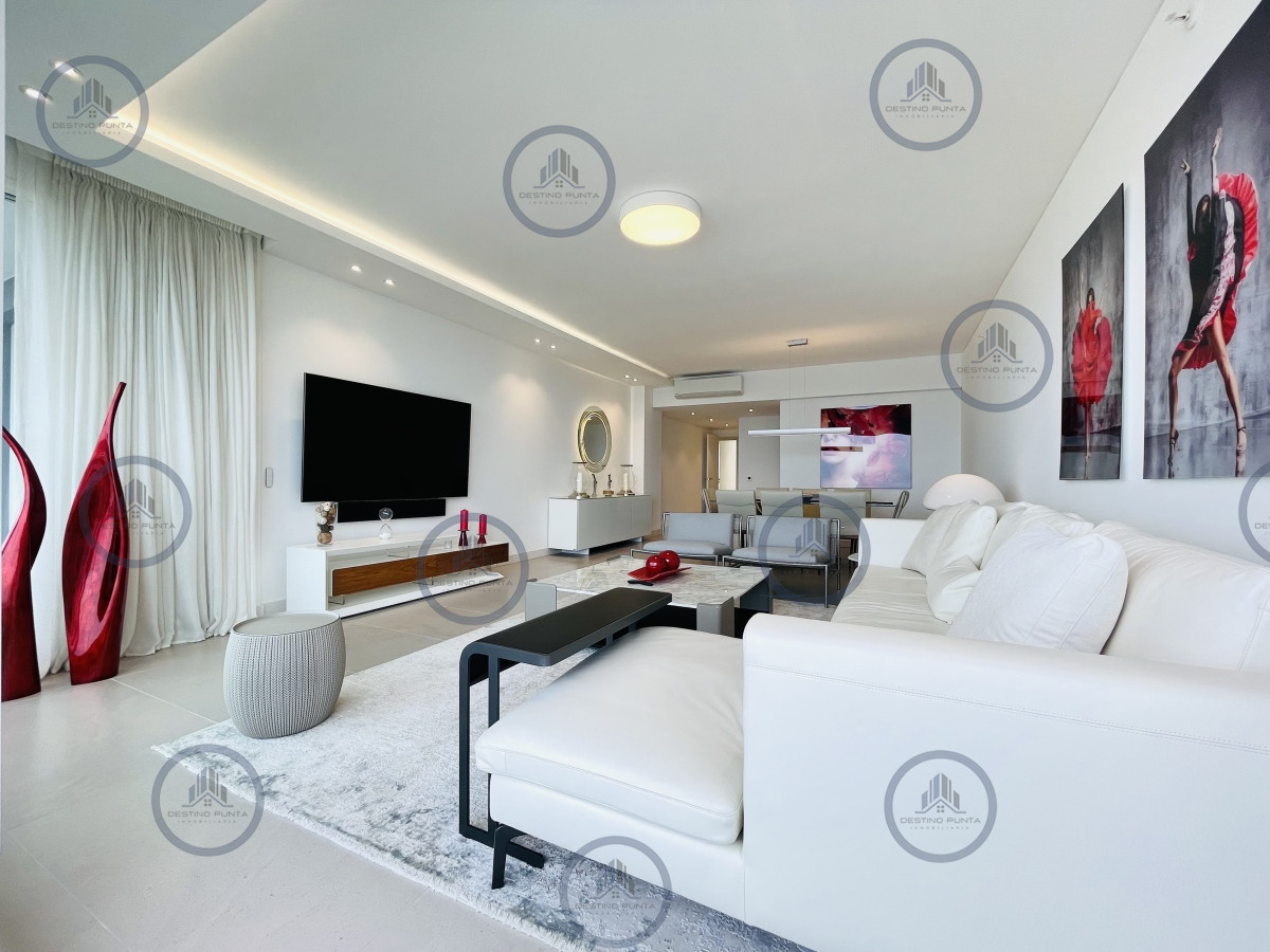 Apartamento ID.1940 - Venta Espectacular Apartamento Frente al Mar, 3 Dormitorios, Le Parc Punta del Este