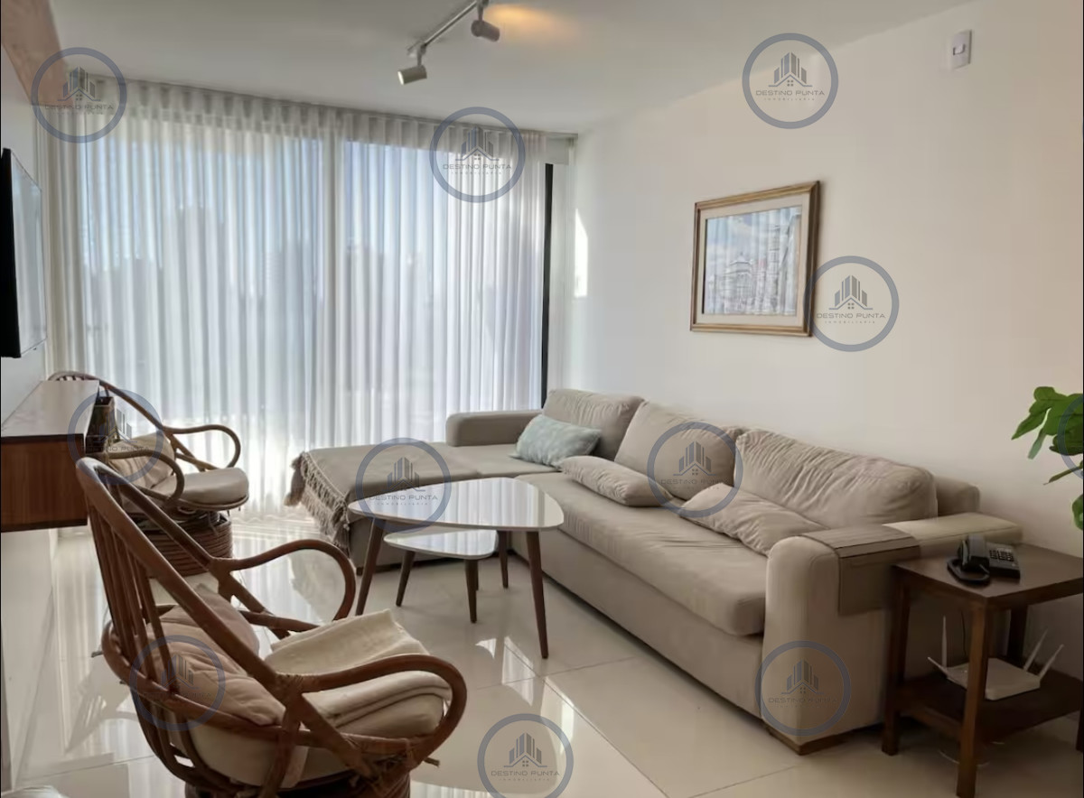 Apartamento ID.2760 - Alquiler temporal de apartamento de 2 dormitorios con 2 baños en excelente ubicación entre playas mansa y brava 