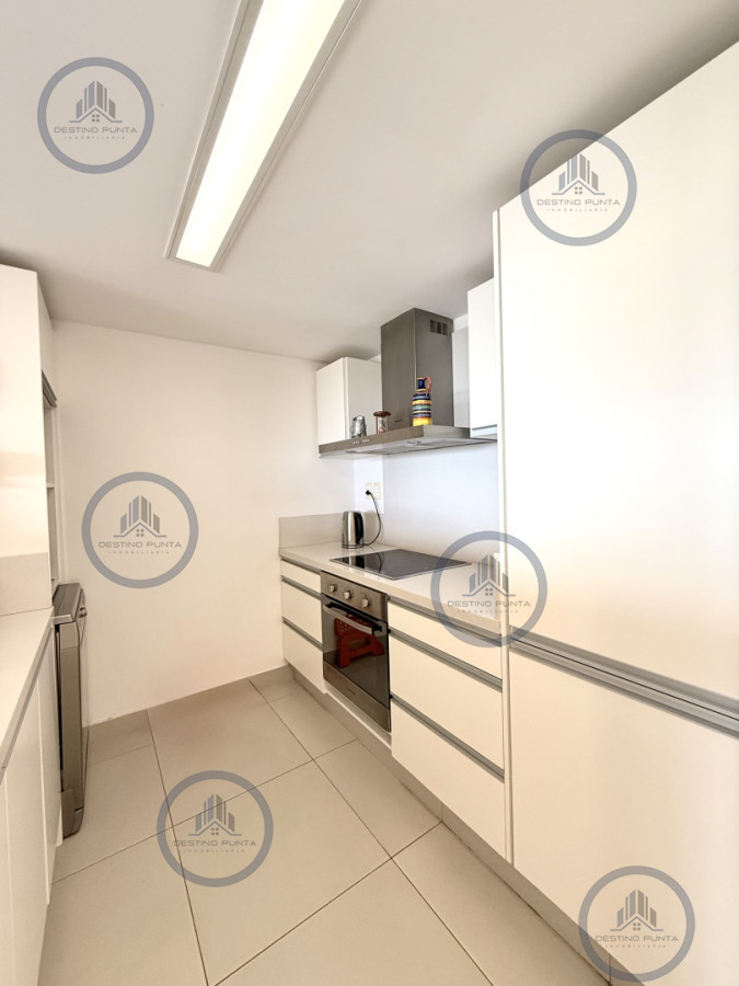 Apartamento ID.3111 - Venta de hermoso departamento de 2 dormitorios más parrillero en Punta Ballena 