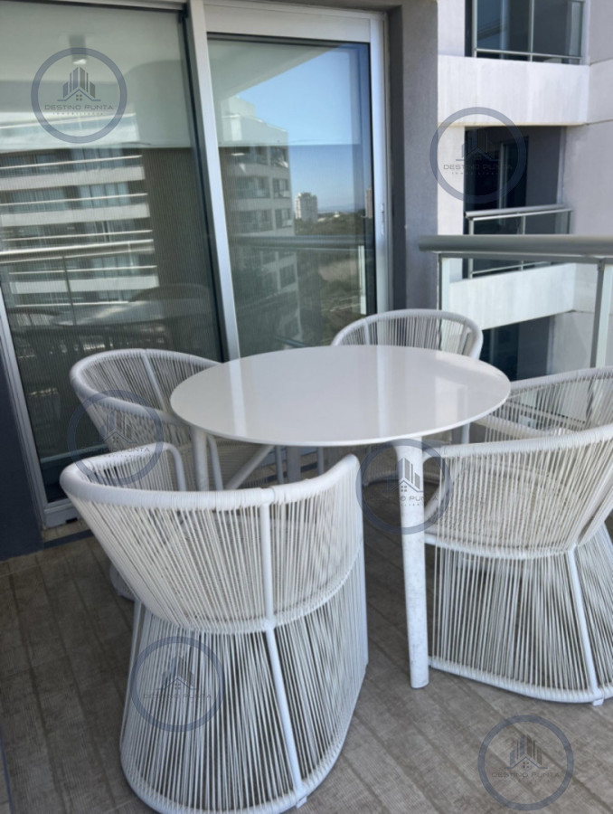 Apartamento ID.134 - Apartamento en venta y alquiler de 1 dormitorio con parrillero en Playa Brava, torre moderna
