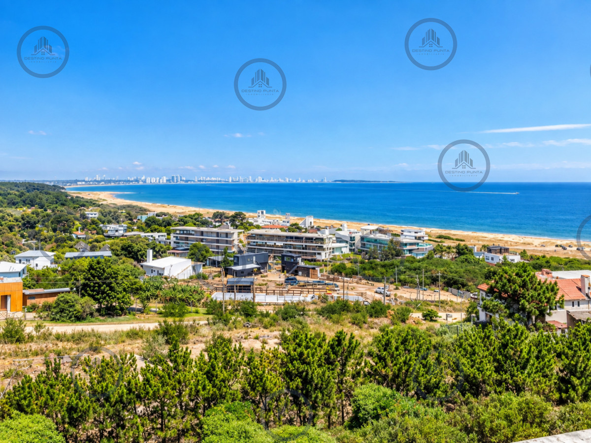 Apartamento ID.2466 - Venta de Apartamento de 2 Dormitorios y Parrillero en la Loma de la Ballena en exclusivo complejo