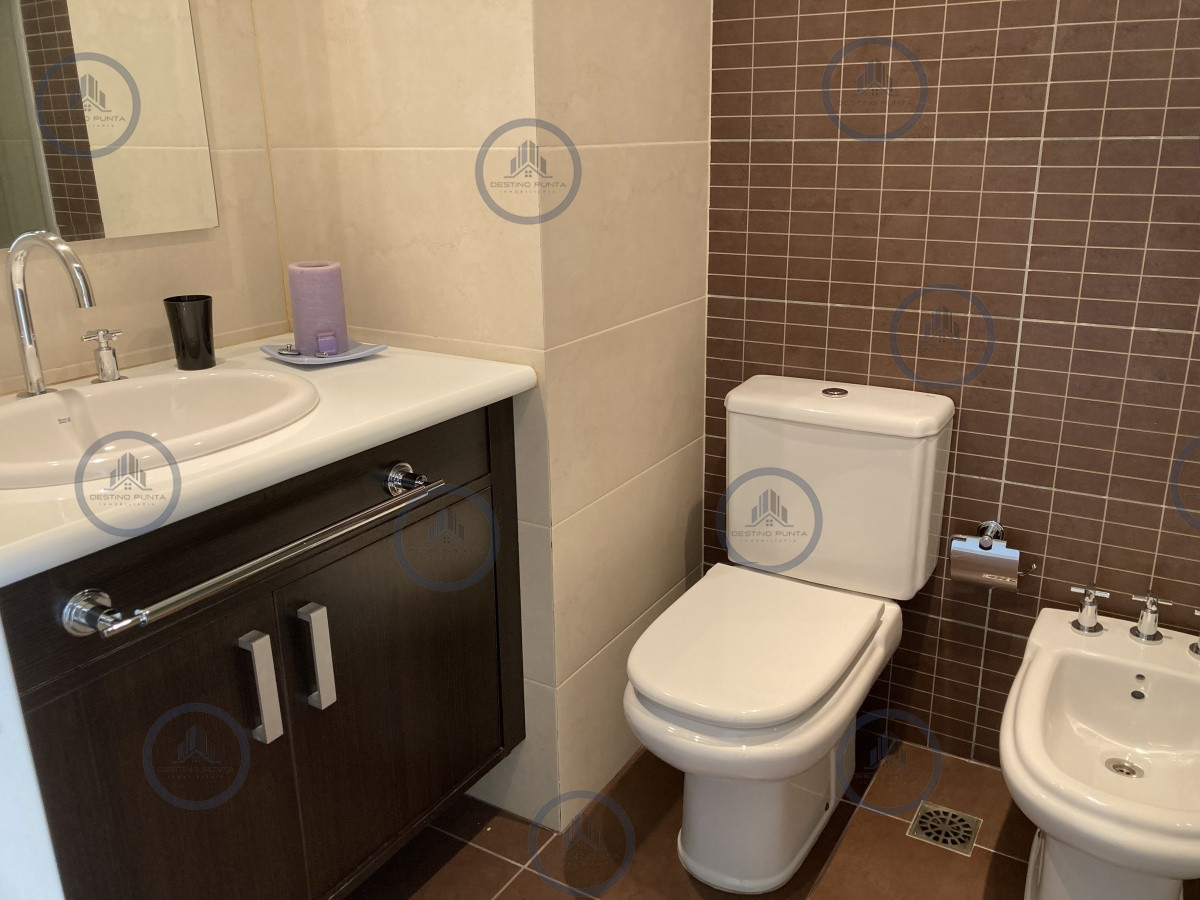 Apartamento ID.456 - Venta y alquiler temporario de apartamento de tres dormitorios en torre Premiun de playa Brava, Punta del Este