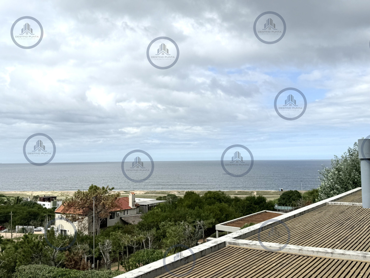 Apartamento ID.3111 - Venta de hermoso departamento de 2 dormitorios más parrillero en Punta Ballena 