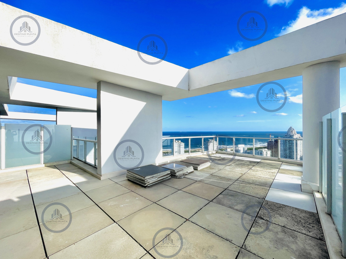 Apartamento ID.2518 -  Exclusivo Penthouse de 3 Dormitorios con Vistas panorámicas a Playa Brava, en Venta