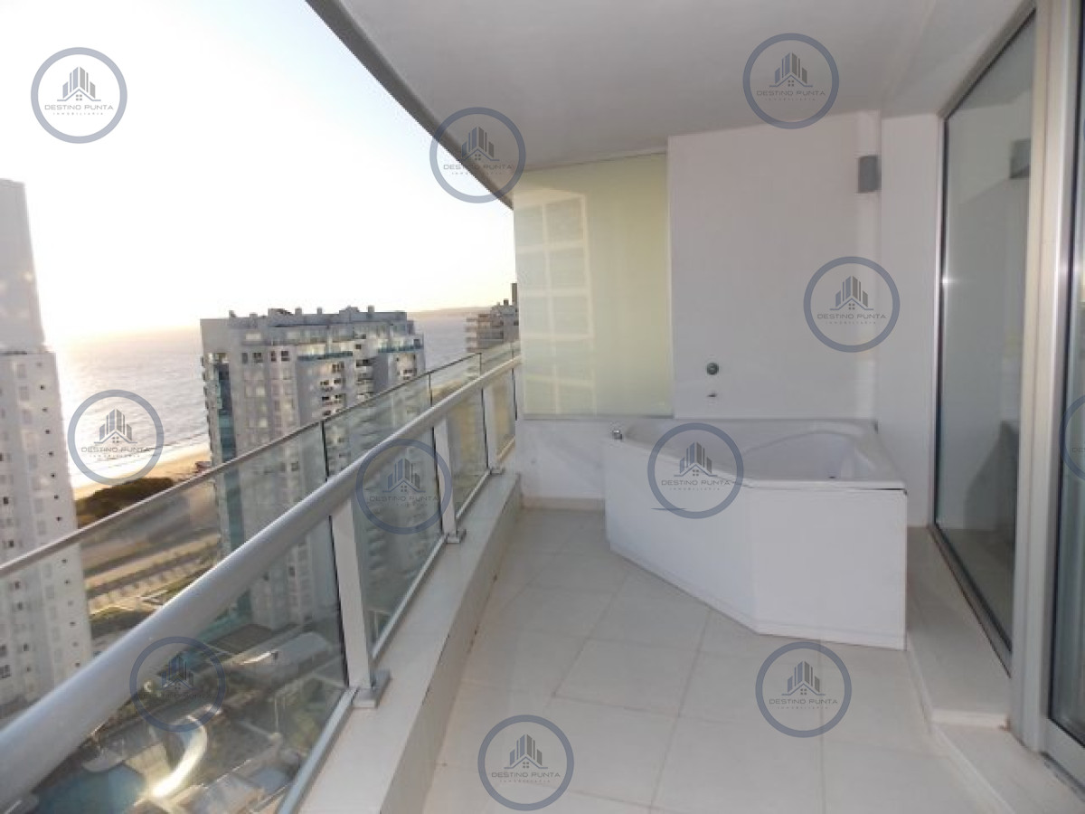 Apartamento ID.86 - Venta  de apartamento esquinero de tres dormitorios en Playa Mansa