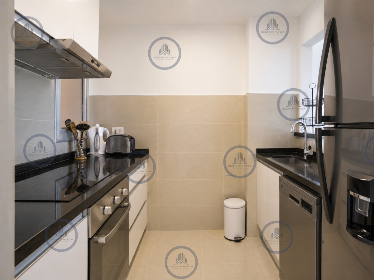 Apartamento ID.1817 - Apartamento de 3 Dormitorios Primera Línea del Mar, Playa Brava Punta del Este