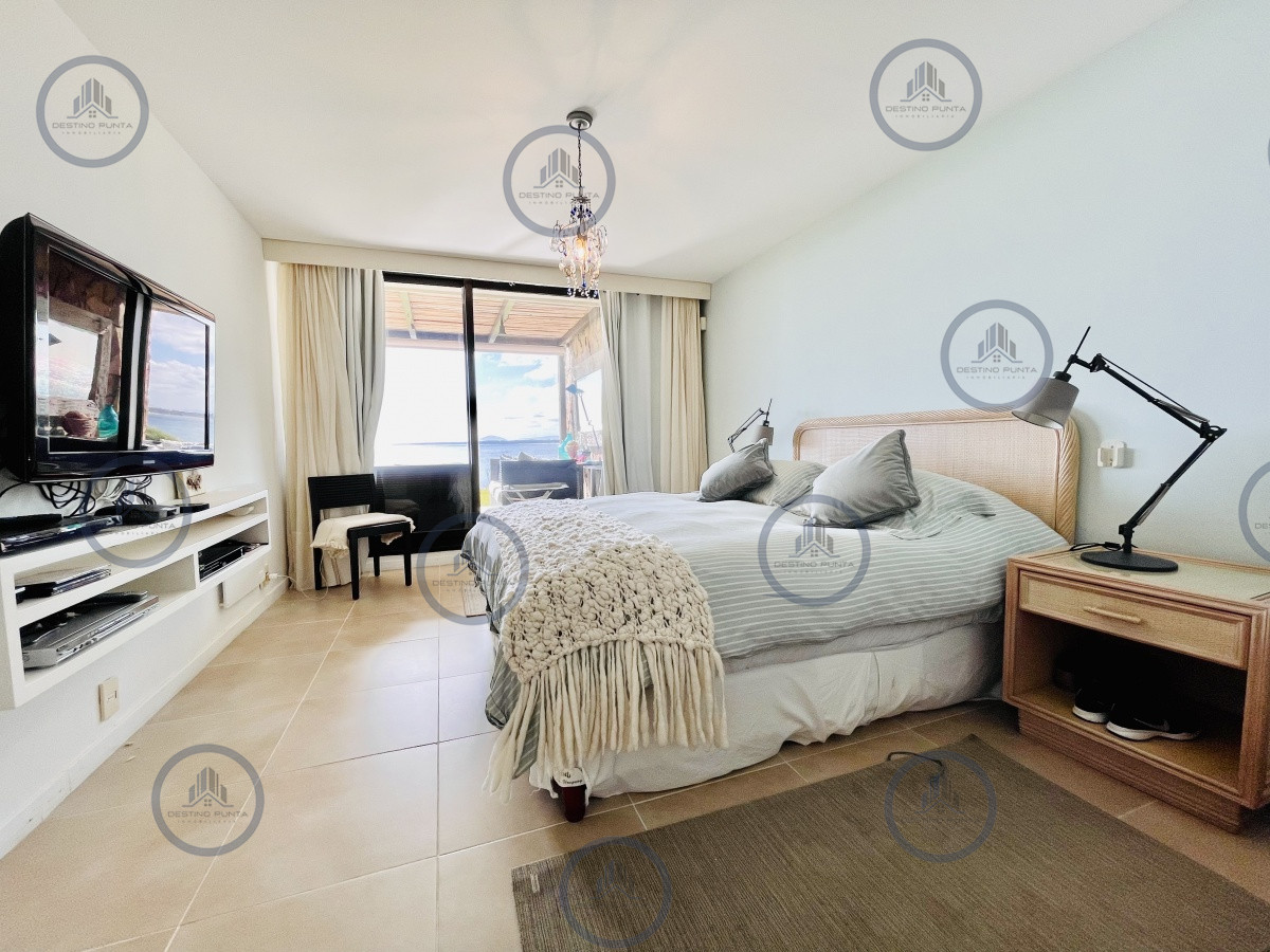 Apartamento ID.421 - Maravilloso departamento de 2 dormitorios con parrillero y salida al jardín en alquiler 
