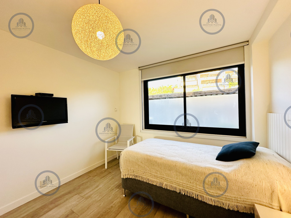 Apartamento ID.108 - Alquiler temporario de apartamento con la mejor ubicación del complejo, unidad de dos dormitorios con parrillero de uso exclusivo, Punta Ballena