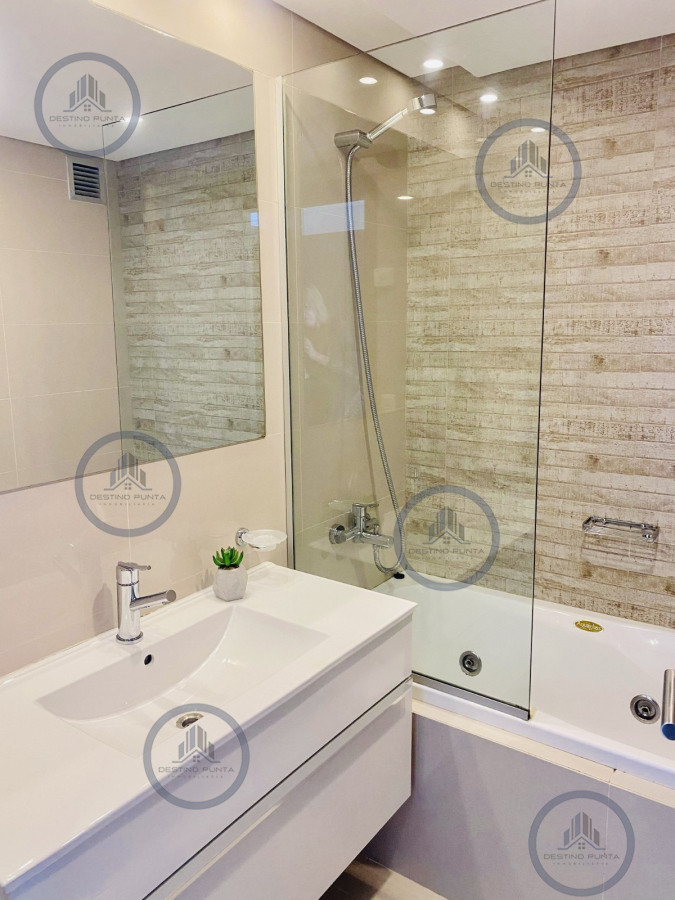 Apartamento ID.2927 - Apartamento de 2 Dormitorios y Parrillero con Vista al Mar en Playa Brava, Look Tower