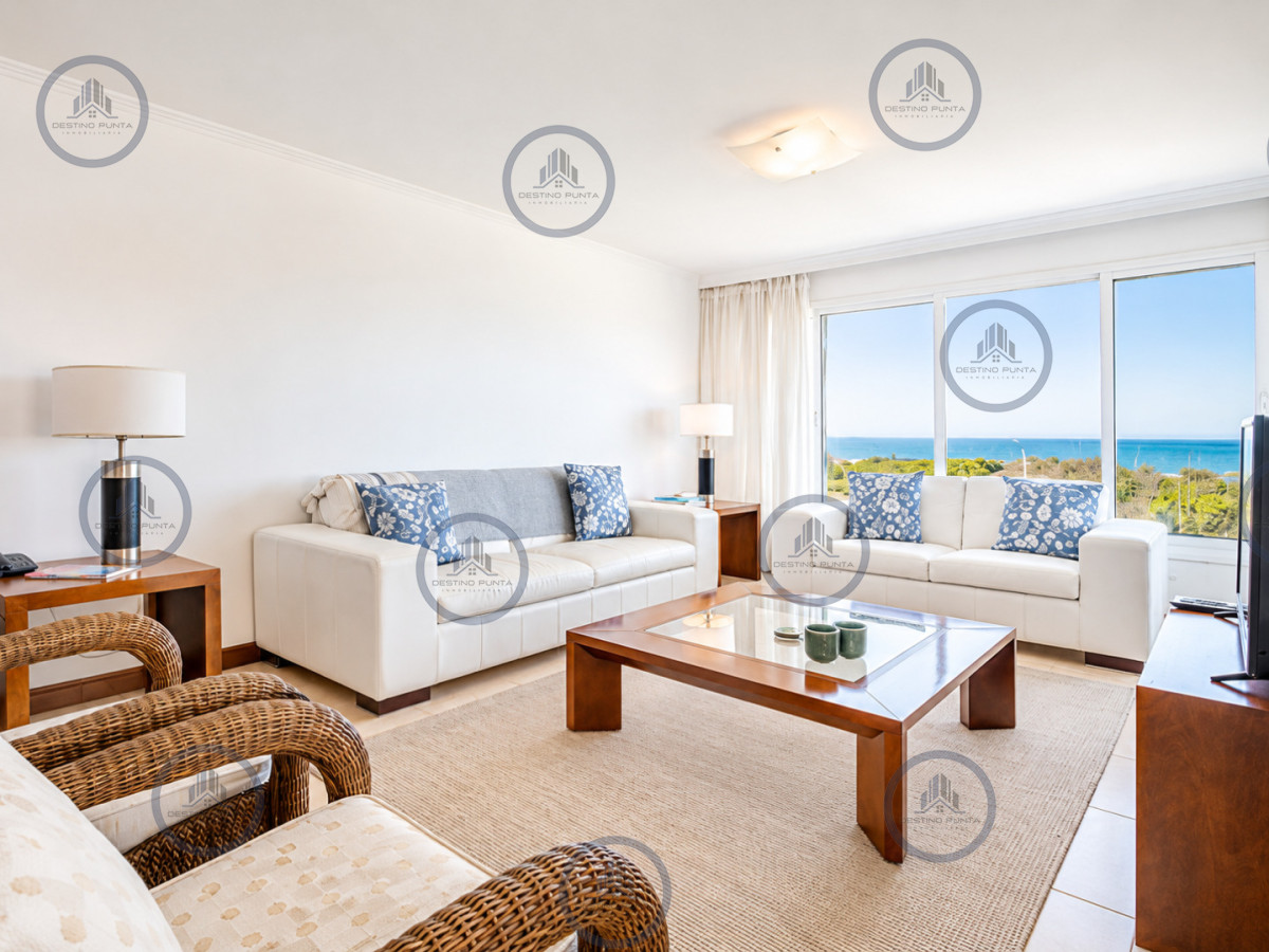 Apartamento de 4 Dormitorios frente al mar, con Parrillero y Vista.  Playa Brava, Punta del Este — fotografía 3