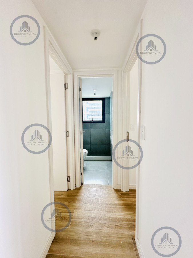 Apartamento ID.1196 - Apartamento de 2 Dormitorios Alquiler Anual, Playa Brava, Punta del Este