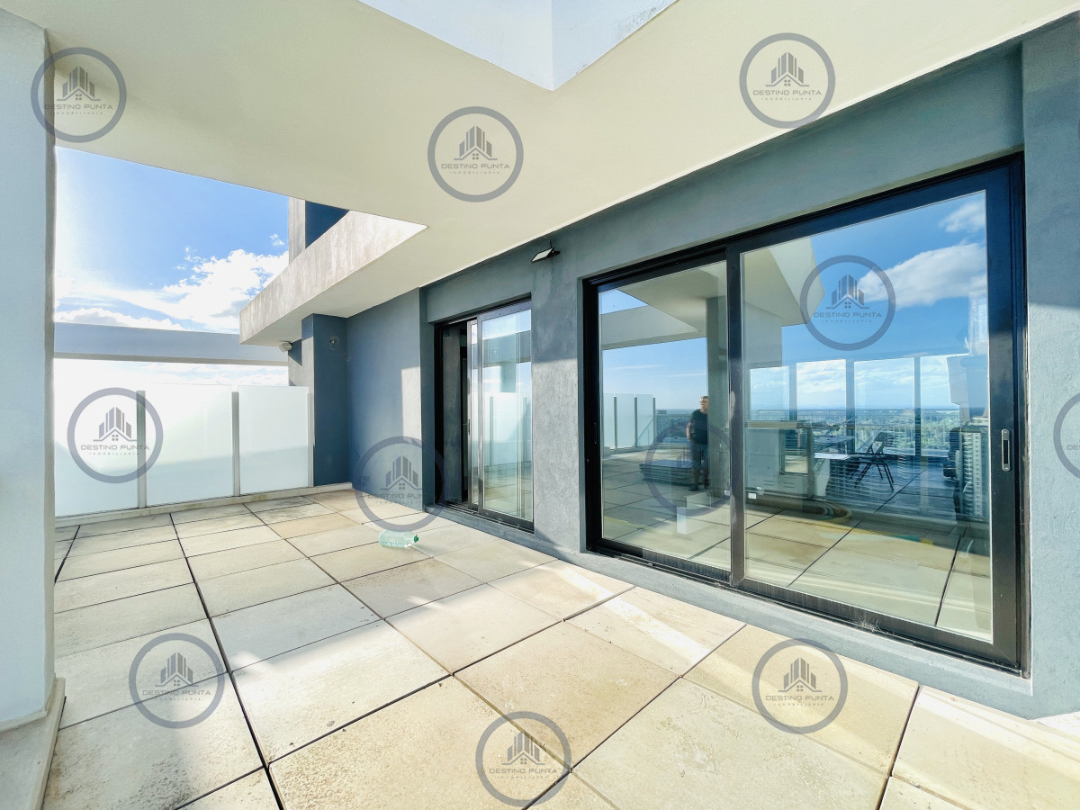 Apartamento ID.2518 -  Exclusivo Penthouse de 3 Dormitorios con Vistas panorámicas a Playa Brava, en Venta