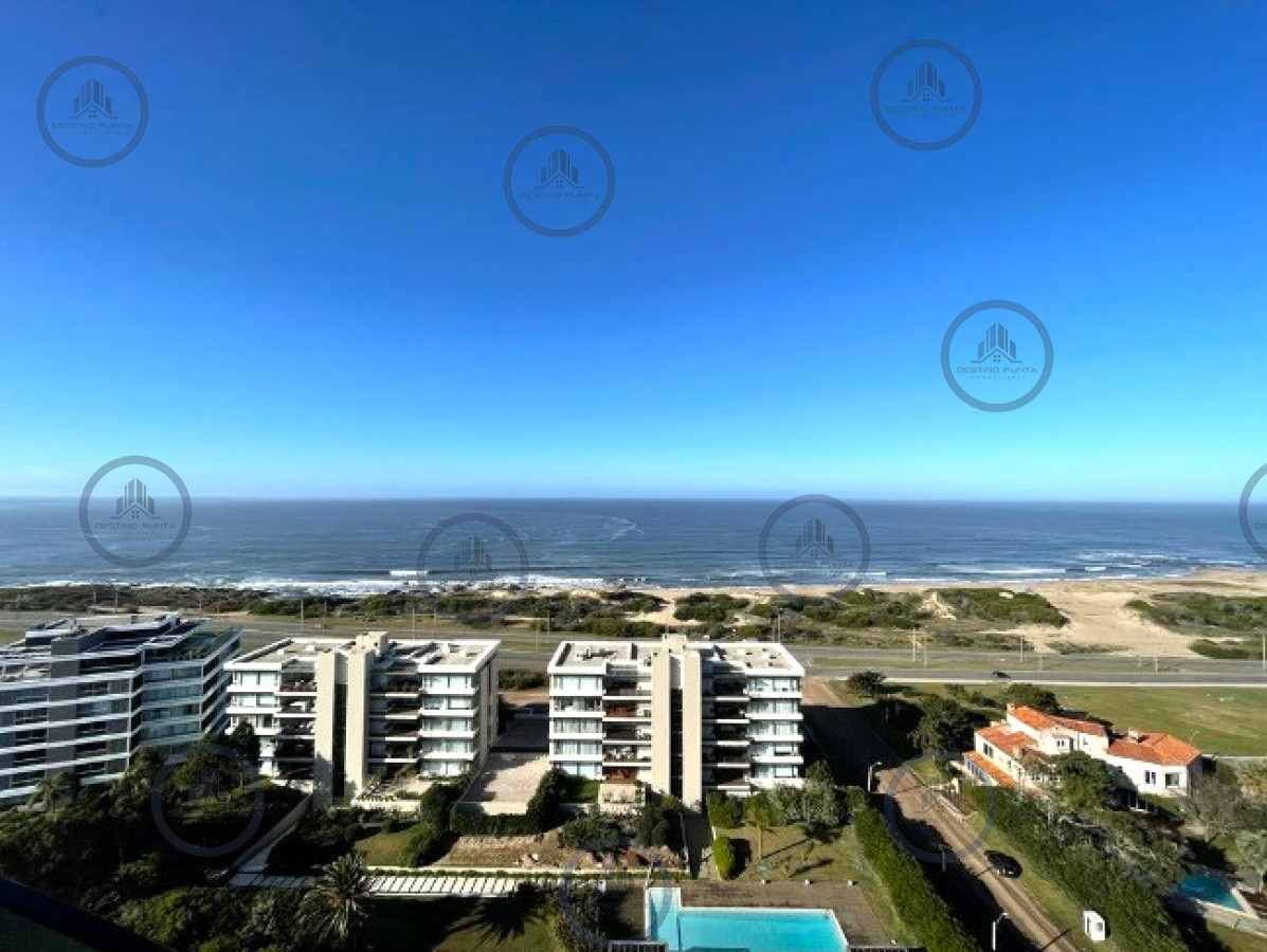 Apartamento ID.676 - Venta de Apartamento de 2 Dormitorios en suite piso alto de Torre Surfside Village, Punta del Este