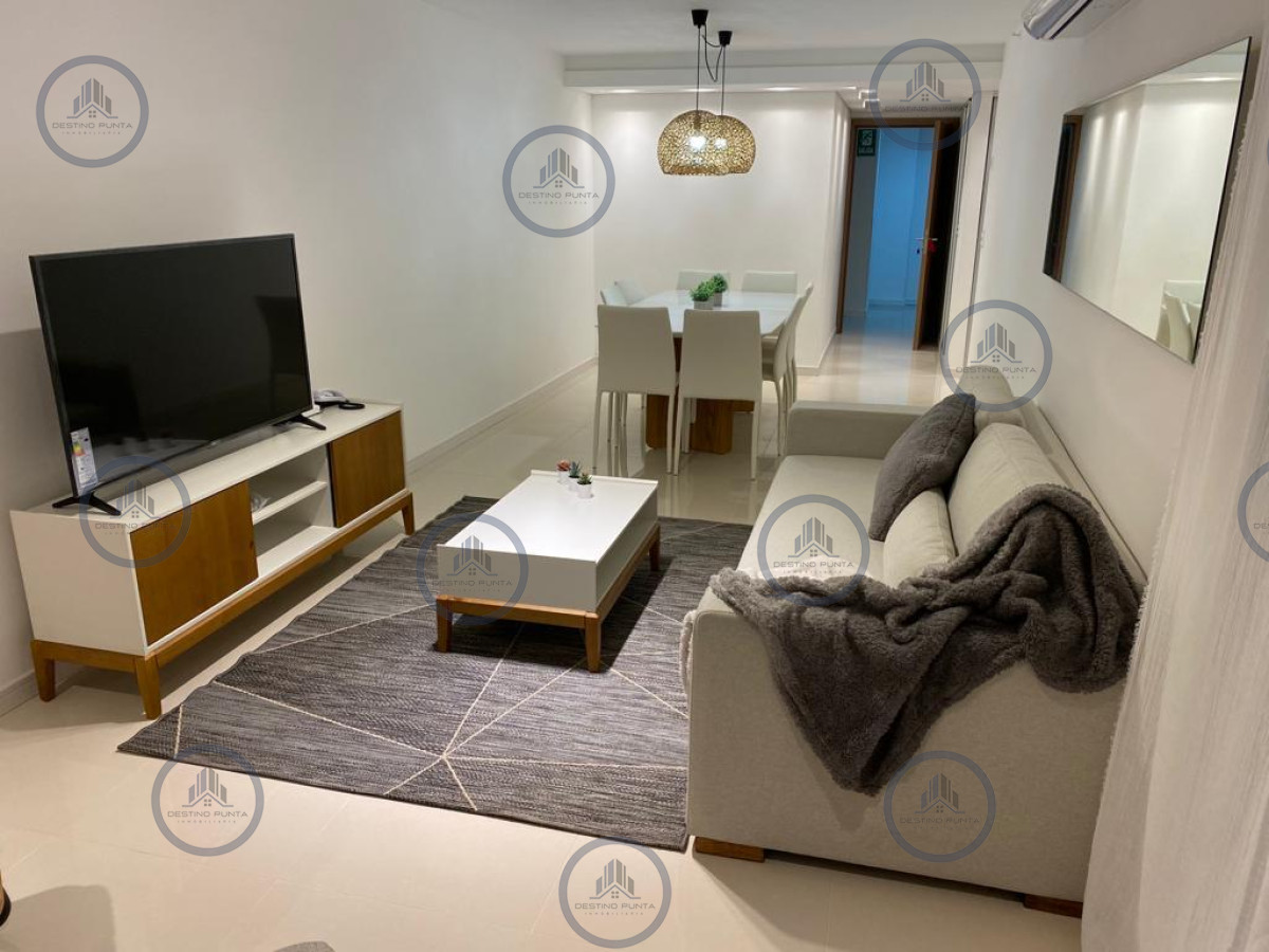 Apartamento ID.173 - Apartamento piso alto de 2 dormitorios en suite más dependencia de servicio y parrillero, Playa Brava