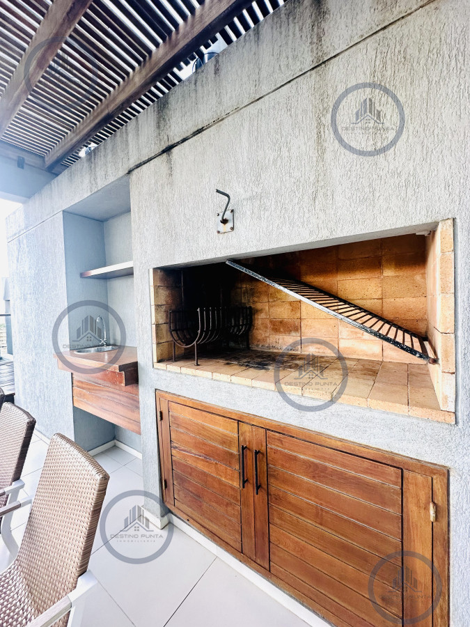 Apartamento ID.112 - Venta OPORTUNIDAD de exclusivo departamento de tres dormitorios y Parrillero en Punta Ballena