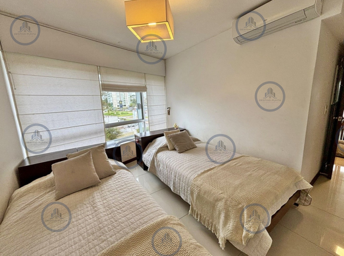 Apartamento ID.3205 - Apartamento amplio de 3 dormitorios más dependencia con estufa a leña 