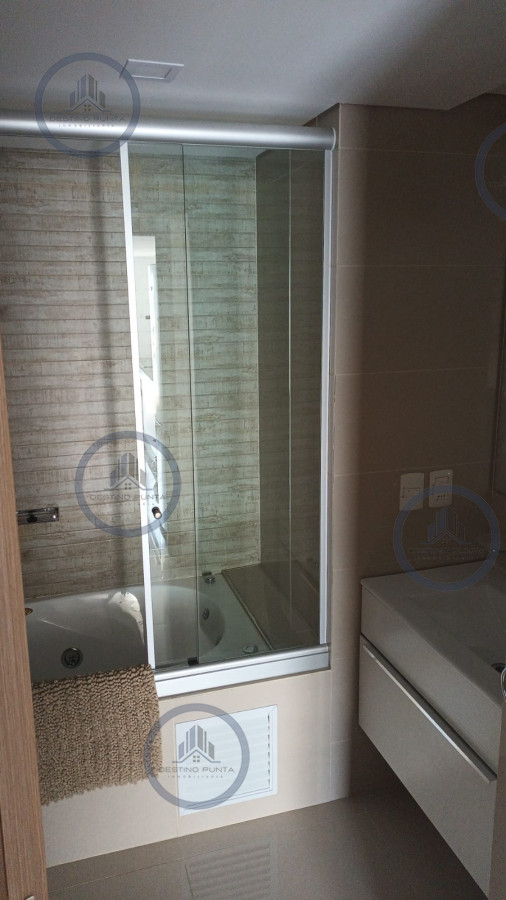 Apartamento ID.1728 - Apartamento de 1 Dormitorio en torre Moderna con todos los servicios, Playa Brava