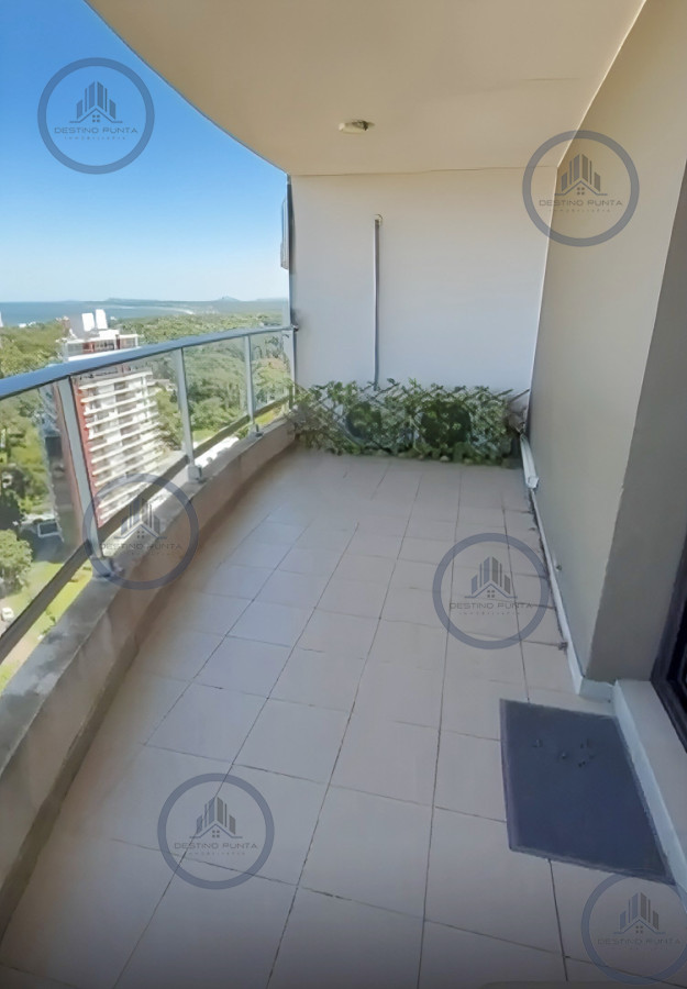 Apartamento moderno de 2 Dormitorios en Alquiler Anual sobre Roosevelt Punta del Este — fotografía 3