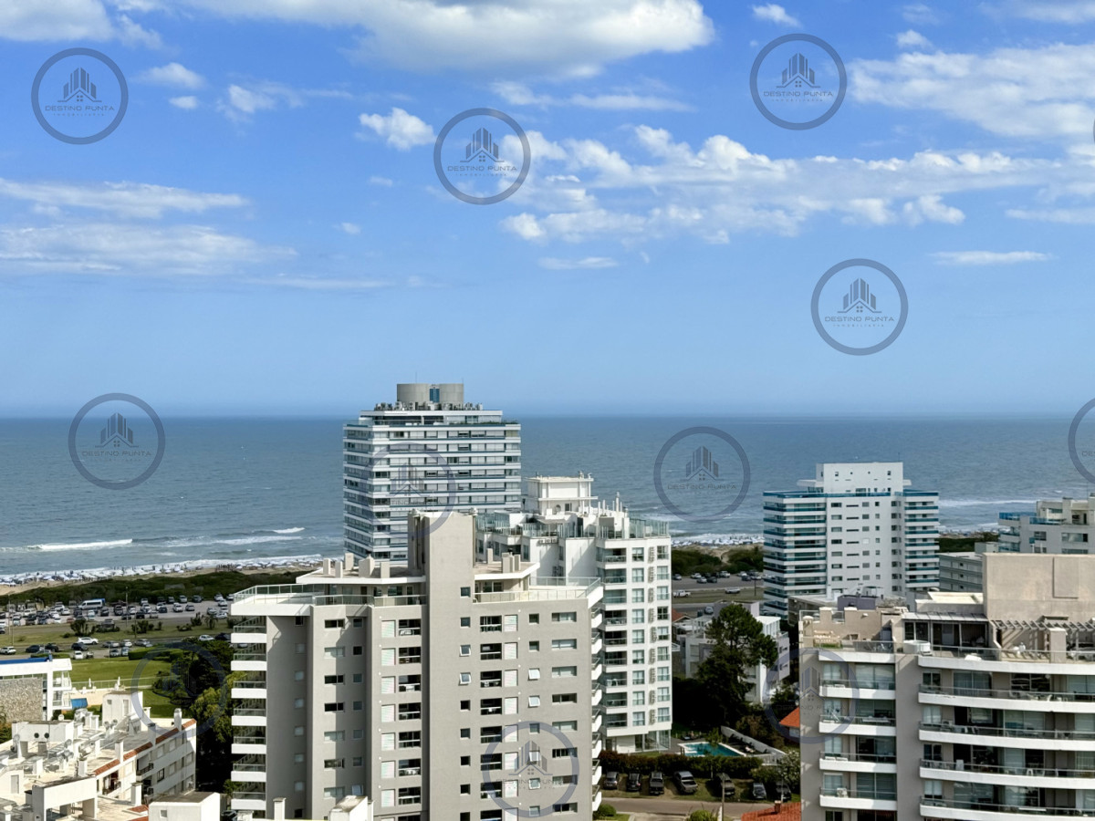 Apartamento ID.2036 - Apartamento Penthouse finamente decorado de 3 dormitorios con parrillero propio en venta, Roosevelt Brava, Punta del Este