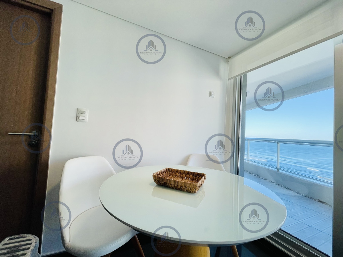 Apartamento ID.1525 - Apartamento de 3 Dormitorios y Dependencia, con Parrillero y Vista al Mar en Playa Brava, Punta del Este 