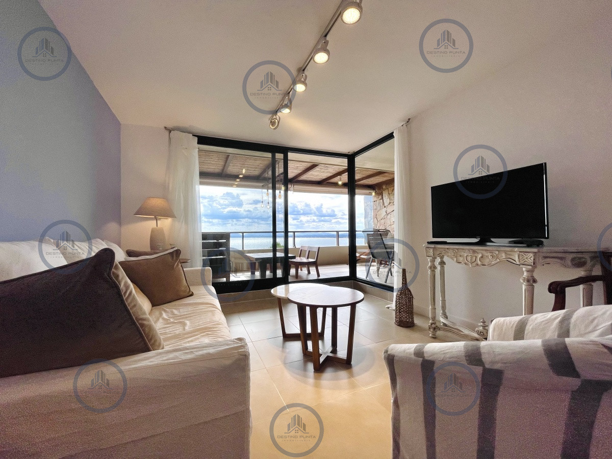 Apartamento ID.1192 - Venta y alquiler de apartamento de dos dormitorios con parrillero de uso exclusivo en Punta Ballena