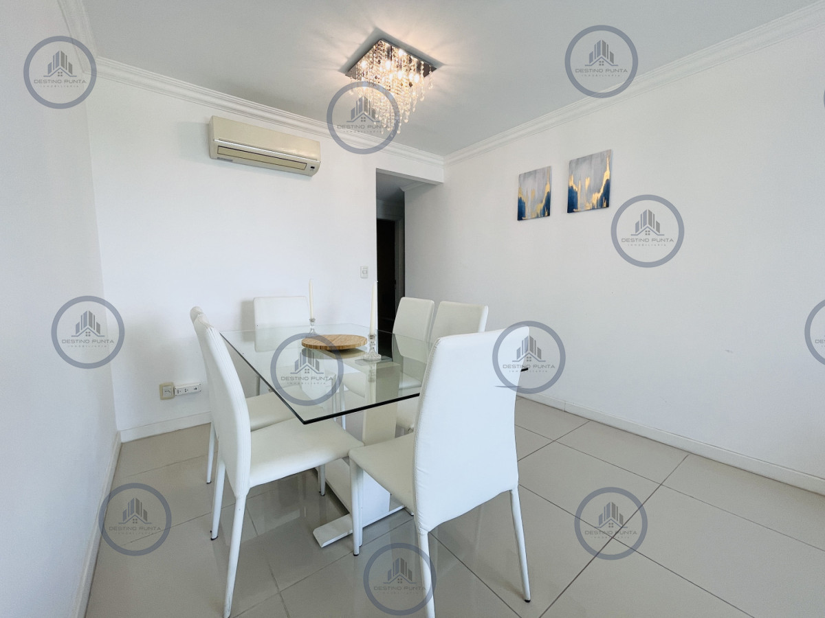 Apartamento ID.1755 - Moderno Apartamento de 2 Dormitorios en Venta, Playa Mansa 