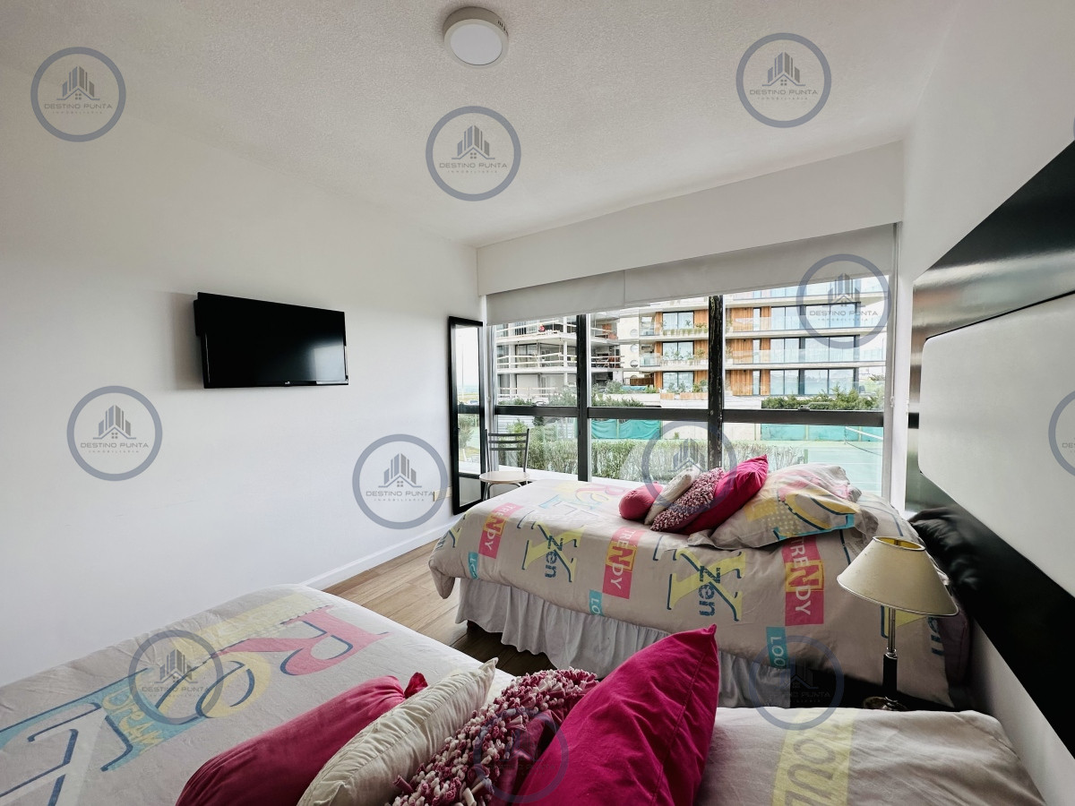 Apartamento ID.1529 - Alquiler temporal y anual de apartamento de tres dormitorios frente al mar en Pinares, playa Mansa