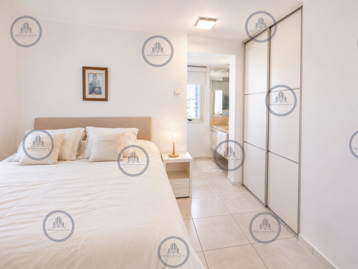 Apartamento ID.3255 - Apartamento de 3 Dormitorios con Vista al Mar, en Playa Brava Punta del Este
