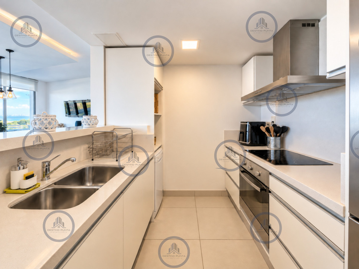Apartamento ID.2466 - Venta de Apartamento de 2 Dormitorios y Parrillero en la Loma de la Ballena en exclusivo complejo