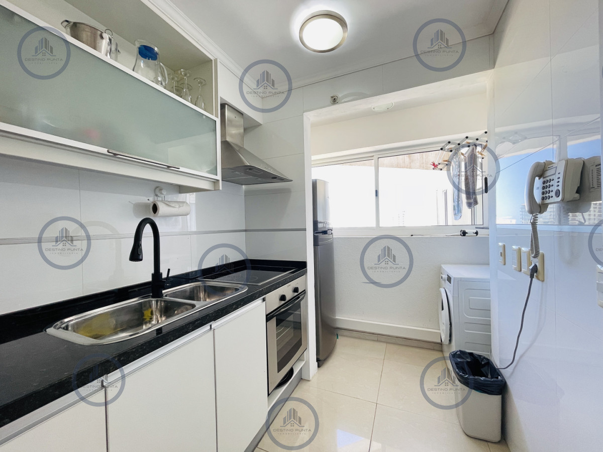 Apartamento ID.1755 - Moderno Apartamento de 2 Dormitorios en Venta, Playa Mansa 