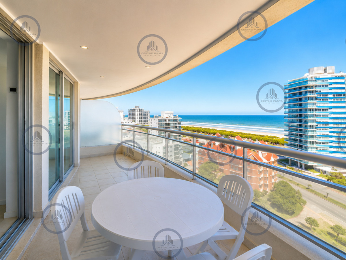 Apartamento ID.3255 - Apartamento de 3 Dormitorios con Vista al Mar, en Playa Brava Punta del Este