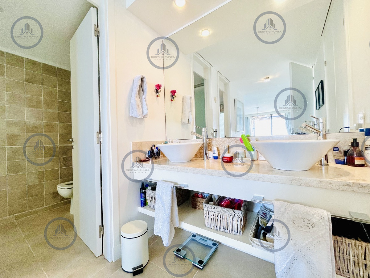 Apartamento ID.421 - Maravilloso departamento de 2 dormitorios con parrillero y salida al jardín en alquiler 