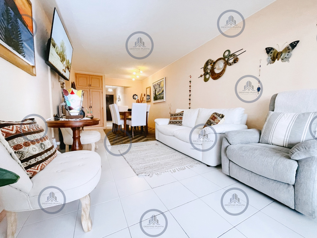 Apartamento ID.2075 - Excelente Apartamento de 2 Dormitorios Frente a Los Dedos, Playa Brava Punta del Este