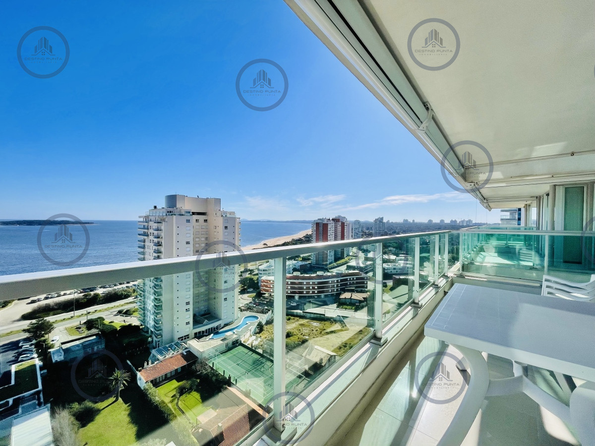Apartamento ID.986 - Apartamento con Vista al Mar de 2 Dormitorios a Una Cuadra de la Playa, Punta del Este