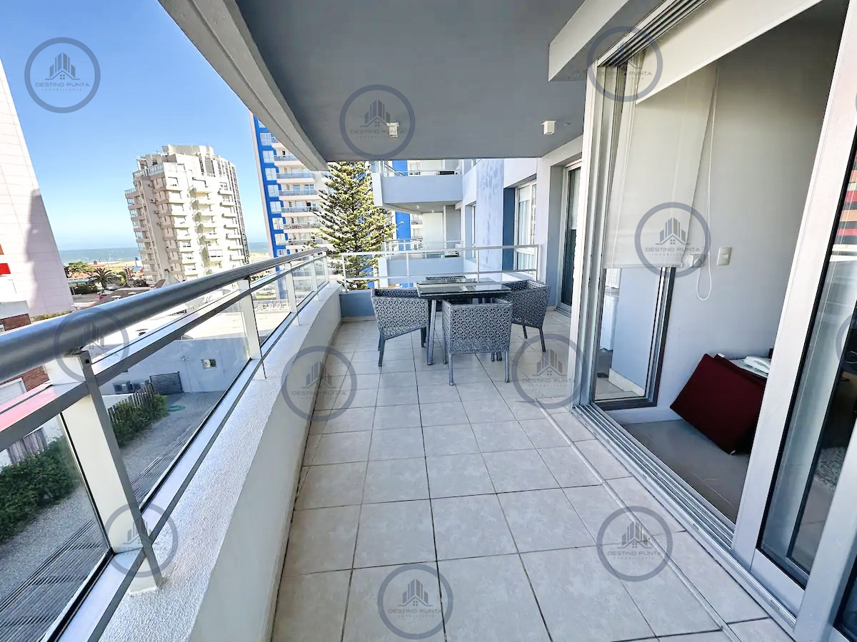 Apartamento ID.1168 - Moderno Apartamento de 2 Dormitorios y Medio en Torre con Servicios, Playa Brava