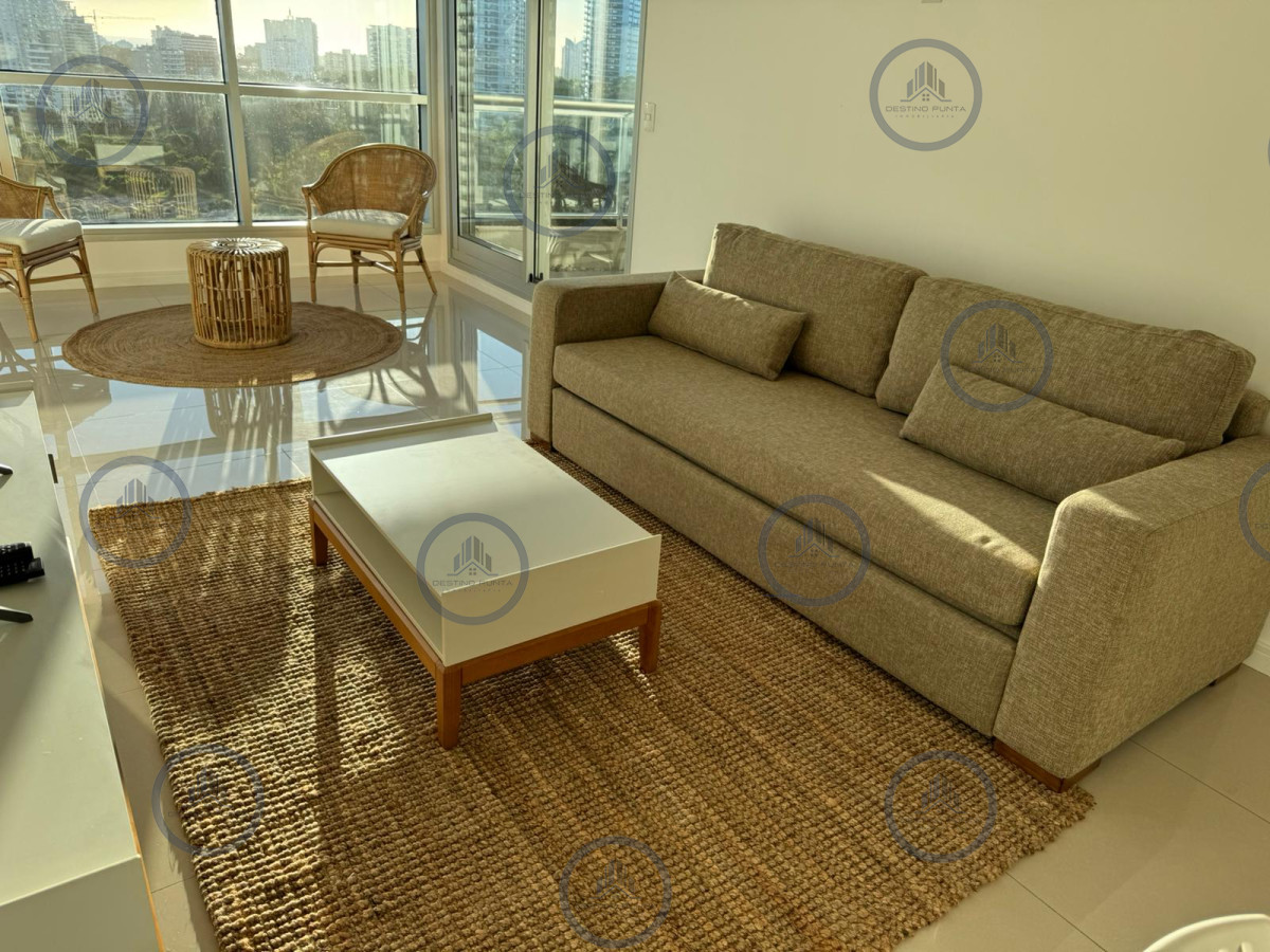 Apartamento ID.2506 - Apartamento de 2 Dormitorios + Dependencia y parrillero propio en Playa Brava