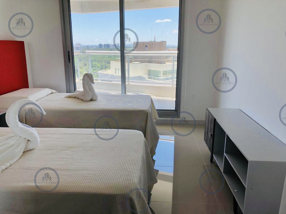 Apartamento ID.167 - Venta y alquiler temporario de apartamento piso alto en torre con servicios. Dos dormitorios más dependencia 