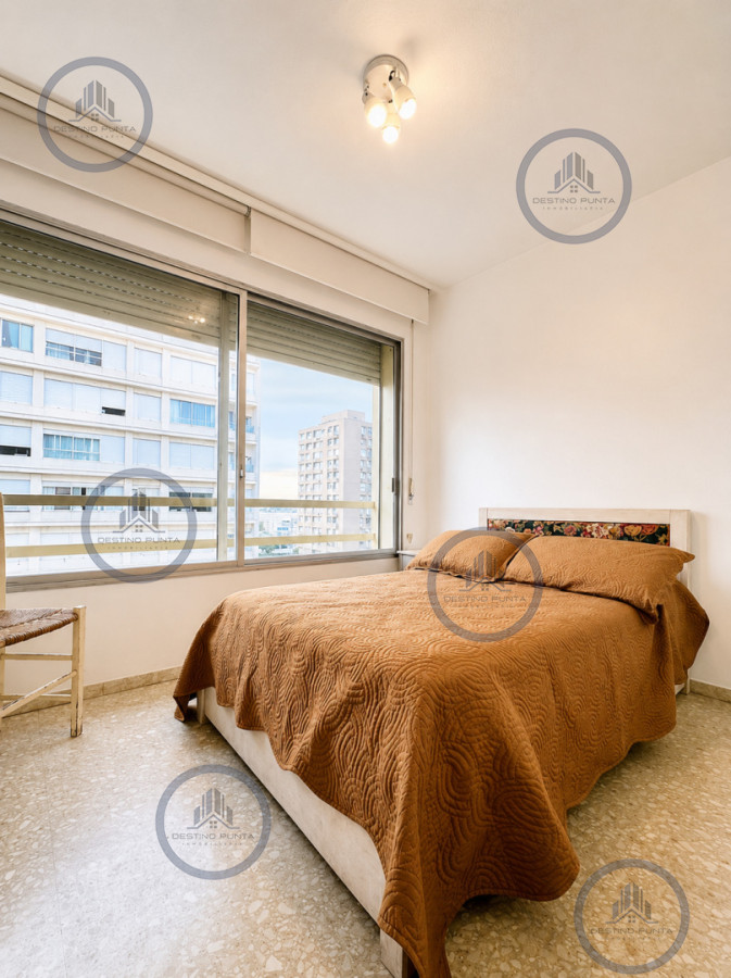 Apartamento ID.2025 - Apartamento en Venta, Península de Punta del Este. 3 Dormitorios con vista, reciclado 